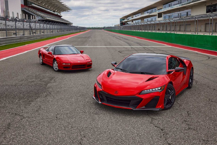 Hãng sẽ chính thức nhận đơn đặt hàng Honda NSX Type S trong tháng 9/2021 này. Việc giao hàng được dự kiến bắt đầu từ tháng 7/2022. Trong khi tại Mỹ, Acura NSX Type S đã được mở bán trong tháng 8.