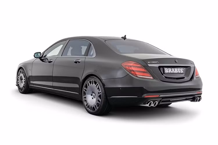 Giá xe Mercedes-Maybach S650 độ Brabus được rao bán với mức khởi điểm là 640.000 USD (khoảng 14,6 tỷ đồng). Tuy nhiên, mức giá có thể còn cao hơn nữa trong trường hợp khách hàng muốn lựa chọn gói thiết kế cá nhân hóa hay sửa đổi thông số kỹ thuật theo ý muốn.