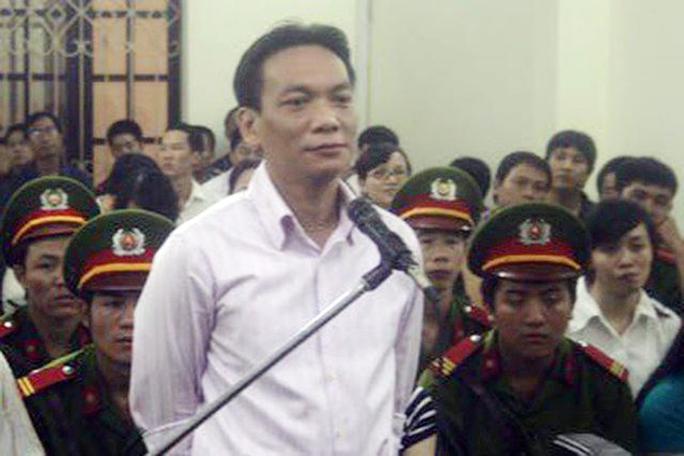 Am muu thau tom 'dat vang' cua ong chu vu truong New Century