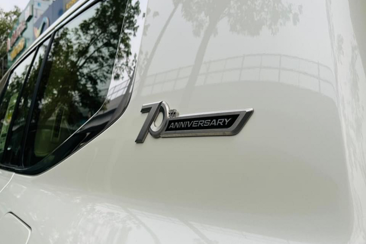 Toyota Land Cruiser VX 2022 sử dụng động cơ xăng V6 hút khí tự nhiên. Khác với phiên bản VX nhập chính hãng, dùng động cơ Xăng V6 dung tích 3.5L tăng áp kép (twin-turbo) cho công suất 409 mã lực và mô-men xoắn cực đại 650Nm.