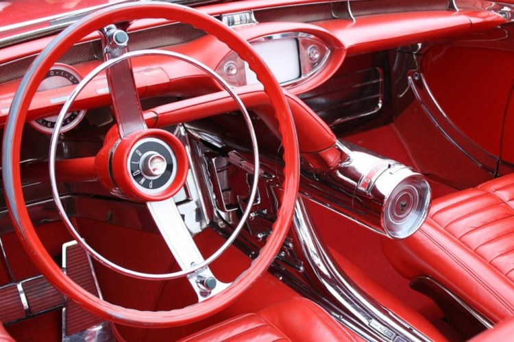 Concept Centurion đã đi trước thời đại, và cuối cùng truyền cảm hứng cho nhiều mẫu xe GM ra mắt trong cuối những năm 1950. Các tấm chắn bùn kiểu cánh gió và sơn hai tông màu chỉ là hai trong số những đặc điểm xuất hiện trên các mẫu xe sản xuất của Chevrolet và Buick ở giai đoạn về sau. Nhưng có một tính năng sáng tạo đã bị lãng quên theo năm tháng, Centurion đã giới thiệu camera nhìn phía sau đầu tiên trên thế giới.