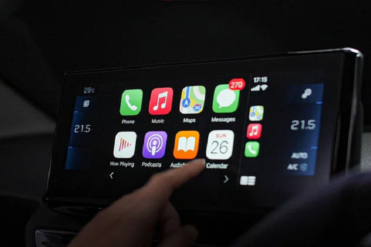 Những tính năng an toàn đáng chú ý khác của Peugeot 5008 2022 bao gồm cảm biến đỗ xe trước và sau, camera lùi và hệ thống giám sát áp suất lốp. 