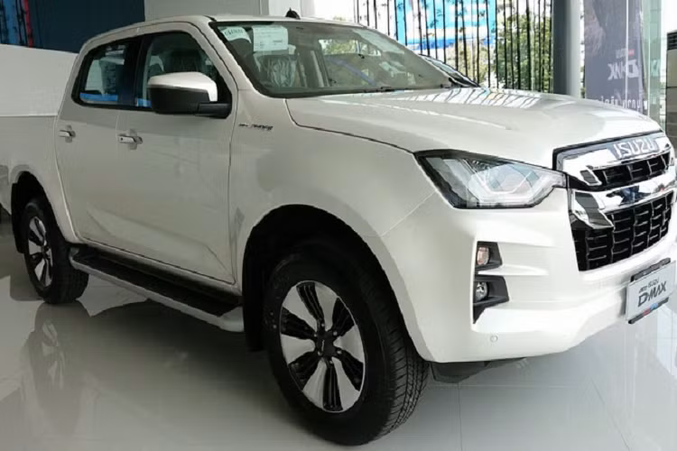 thế hệ mới này, Isuzu D-Max 2021 được kỳ vọng sẽ đẩy mạnh doanh số hơn thế hệ cũ vốn rất kén khách và thuộc hàng “khó bán”.