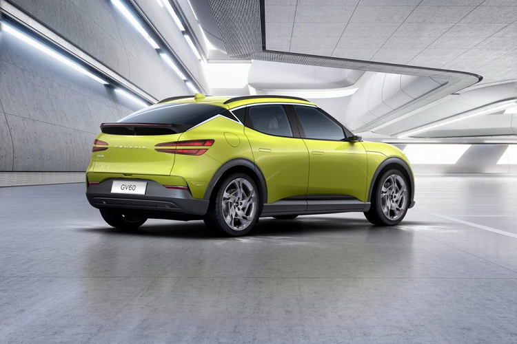 Những điểm nhấn còn lại của Genesis GV60 2022 bao gồm màn hình cỡ lớn trên mặt táp-lô, kết hợp giữa bảng đồng hồ kỹ thuật số và màn hình thông tin giải trí. Bên cạnh đó là 2 màn hình nằm ở 2 góc, gần cột A, để hiển thị hình ảnh do camera kỹ thuật số bên ngoài thu được.