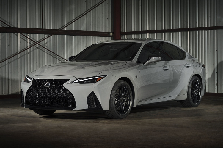 Sau khi giới thiệu mẫu xe hiệu năng cao IS 500 F Sport Performance vào tháng 2 vừa qua, thương hiệu xe sang Lexus tiếp tục trình làng phiên bản đặc biệt cho mẫu sedan này với tên gọi Launch Edition. Xe có tên gọi đầy đủ là Lexus IS 500 F Sport Performance Launch Edition 2021 và được sản xuất giới hạn 500 chiếc.