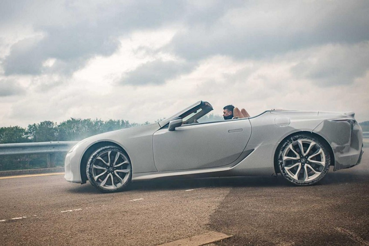 Thông qua video trên, chúng ta có thể thương hiệu xe sang Nhật Bản tự tin về chất lượng của Lexus LC 500 Convertible mui trần đến thế nào, và một lần nữa khẳng định nó thực sự là một mẫu xe mui trần đẳng cấp.