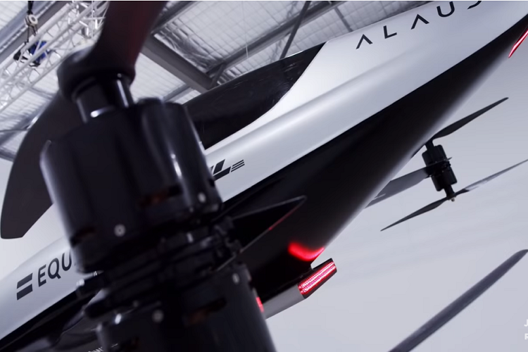 Theo chia sẻ của Alauda, Airspeeder Mk3 có hệ thống khung và thân bằng sợi carbon, cùng hệ thống tránh va chạm LiDAR và Radar, tạo ra một "trường lực ảo" xung quanh nó để đảm bảo khả năng đua sát nhau nhưng an toàn. Ngoài ra, Mk4 cũng đang được phát triển với thân xe nguyên khối bằng sợi carbon hoàn toàn.