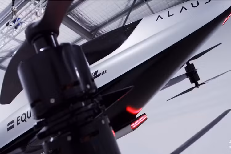 Theo chia sẻ của Alauda, Airspeeder Mk3 có hệ thống khung và thân bằng sợi carbon, cùng hệ thống tránh va chạm LiDAR và Radar, tạo ra một "trường lực ảo" xung quanh nó để đảm bảo khả năng đua sát nhau nhưng an toàn. Ngoài ra, Mk4 cũng đang được phát triển với thân xe nguyên khối bằng sợi carbon hoàn toàn.