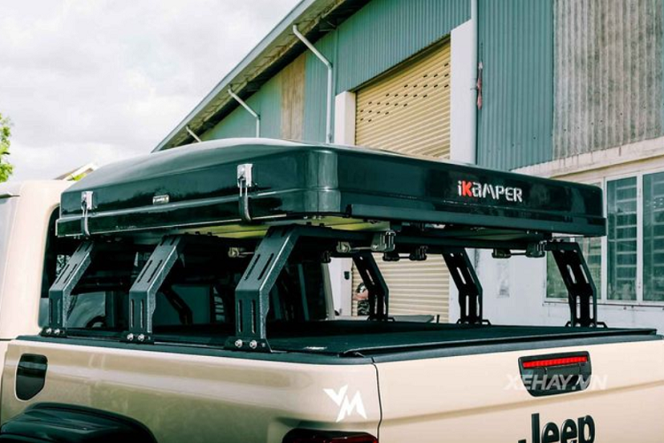 Nhờ được xây dựng dựa trên cơ sở nền tảng của Jeep Wrangler nên Gladiator Rubicon cũng sở hữu khả năng off-road ấn tượng, đi kèm với đó là sự tiện dụng trong việc chở hành lý của một chiếc bán tải.