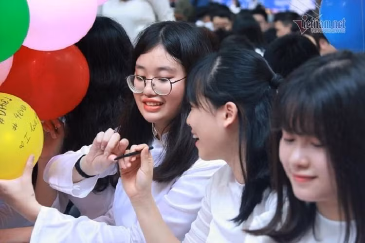 Bo truong Giao duc ra Chi thi nam hoc moi