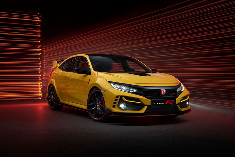 Mẫu sedan hiệu năng cao Honda Civic Type R 2021 mới vừa được ra mắt tại Indonesia. Đây là phiên bản nâng cấp giữa vòng đời của thế hệ Civic trước, thay vì thế hệ thứ 11 mới trình làng.