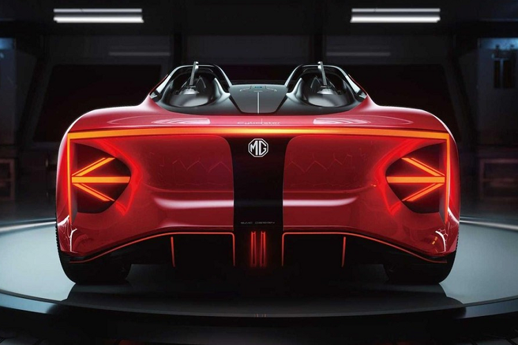 Ngoài thiết kế ngoại thất, mẫu concept MG Cyberster chạy điện mới này cũng có thông số kỹ thuật rất ấn tượng. Kiến trúc chạy điện hoàn toàn của nó có thể mang đến cự li di chuyển 800 km, đồng thời cũng cho phép khả năng gia tốc từ 0-100 km/h trong dưới 3 giây.