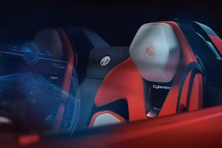 “MG Cyberster 2022 mới là một tuyên bố táo bạo, một cái nhìn mạnh mẽ vào tương lai của MG, động chạm đến di sản của chúng tôi nhưng quan trọng hơn là chế tạo dựa trên công nghệ tối tân và thiết kế tiên tiến. Xe thể thao là sức sống của MG DNA và Cyberster là một concept cực kỳ thú vị đối với chúng tôi”, Carl Gotham, giám đốc SAIC Design Advanced London, cho biết.
