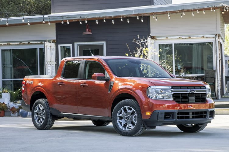 Khi Ford công bố Maverick hoàn toàn mới vào tháng 6 vừa qua, hãng đã công bố mức tiêu thụ nhiên liệu của xe ước tính là 5,9 lít/100 km trong thành phố. Nhưng thực tế thông số mức tiêu thụ nhiên liệu của Ford Maverick 2022 mới được Cục Bảo vệ môi trường EPA Mỹ công bố “ấn tượng” hơn rất nhiều.