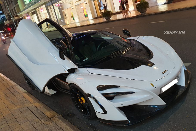 Không chỉnh sửa lại thân xe nguyên bản, Novitec sẽ thay thế gần như toàn bộ phần thân vỏ của 720S bằng những chi tiết mới. Gói độ này bao gồm cản trước mới tích hợp hai hốc gió lớn, nối liền với líp trước to bản, nắp ca-pô phong cách Senna, vòm bánh xe có thêm khe gió, mui xe được bổ sung một ống dẫn khí và hai bên hông có thêm cặp hốc gió mở rộng giúp tạo thêm một luồng khí đi vào để làm mát hệ thống phanh carbon ceramic phía sau.