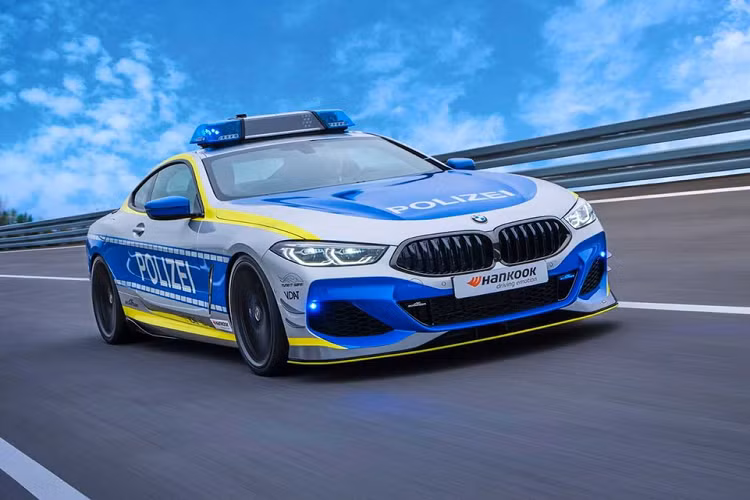 Nguyên bản, chiếc BMW M850i xDrive độ này có công suất 523 mã lực và mô-men xoắn 750 Nm. Xe vẫn được trang bị động cơ V8 tăng áp dung tích 4.4L nhưng được tinh chỉnh để đạt được mức công suất ấn tượng nêu trên. Xe có hộp số tự động 8 cấp và dùng hệ dẫn động 4 bánh toàn thời gian.