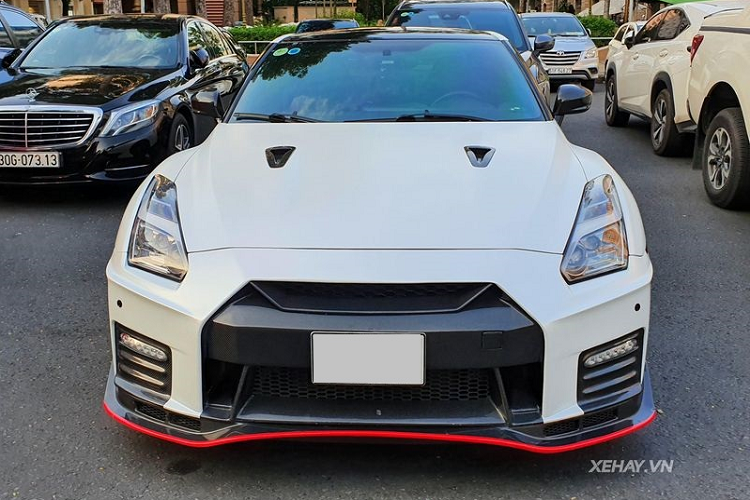 Kết quả là khối động cơ tăng áp kép V6 3.8L của Nissan GT-R đã mạnh tới 700 mã lực, tăng đáng kể so với mức công suất 479 mã lực của xe nguyên bản.