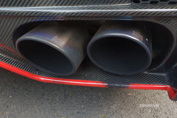 Chi tiết này đã biến GT-R thường trông như một chiếc GT-R Nismo hàng thật.