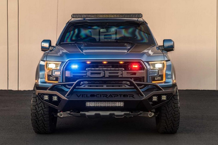 Chiếc xe to lớn chỉ mất 4,2 giây để gia tốc từ 0-96 km/h nhờ vào những nâng cấp từ Hennessey bao gồm hệ thống nạp khí, hệ thống ống xả bằng thép không gỉ, và nâng cấp phần mềm.