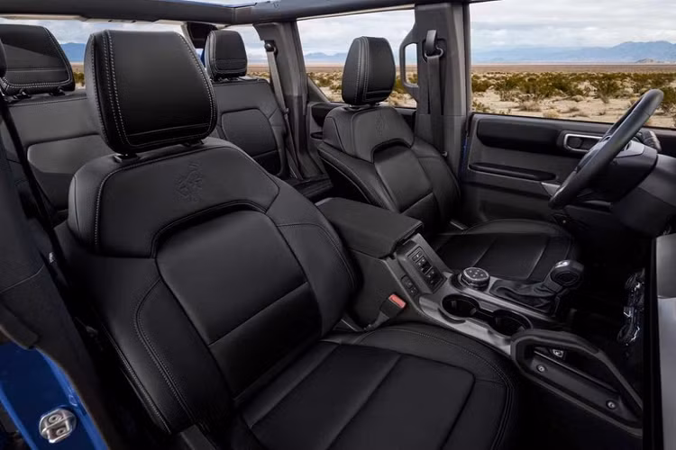 Chúng tôi đã giúp quyên góp hàng triệu đô la thông qua việc bán 9 chiếc xe từ thiện, trong đó bao gồm chiếc có số VIN 001 với giá kỷ lục và những mẫu xe sản xuất đầu tiên từng được đưa ra đấu giá.