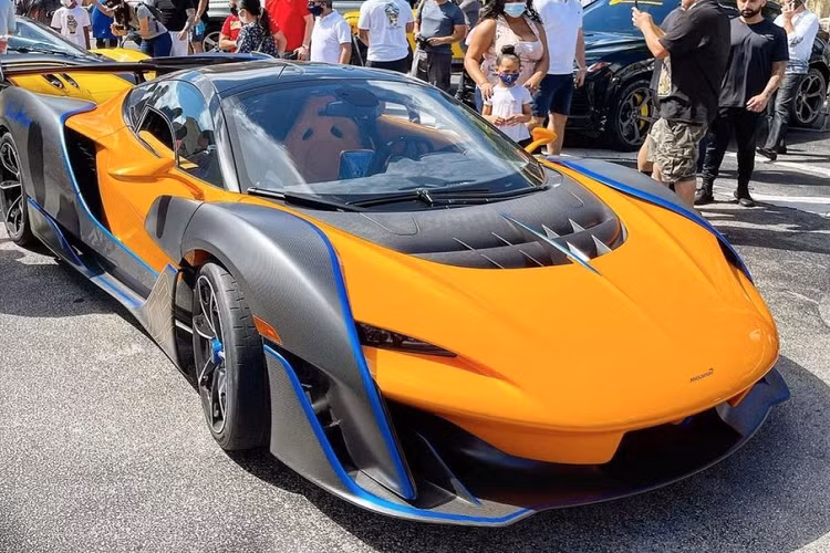 Mới đây, 1/15 siêu phẩm McLaren Sabre đã được bàn giao tới tay chủ nhân, đó là Sparky18888, đây cũng chính là người sở hữu chiếc Bugatti Chiron Pur Sport đầu tiên trên thế giới.