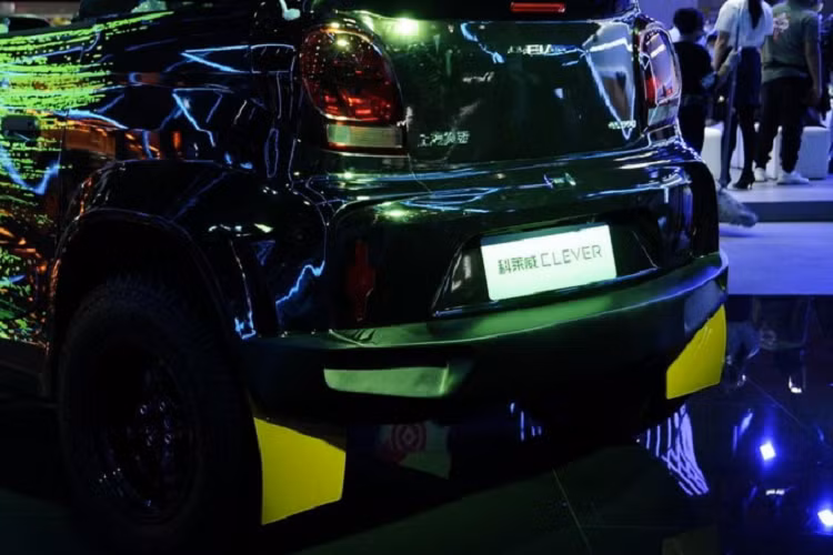 Hãng không tiết lộ bất cứ điều gì về thông số kỹ thuật của chiếc xe Roewe Clever Mars Edition đến từ Sao Hỏa này, nhưng ta có thể giả định là nó vẫn mang hệ truyền động điện tương tự xe Clever tiêu chuẩn.