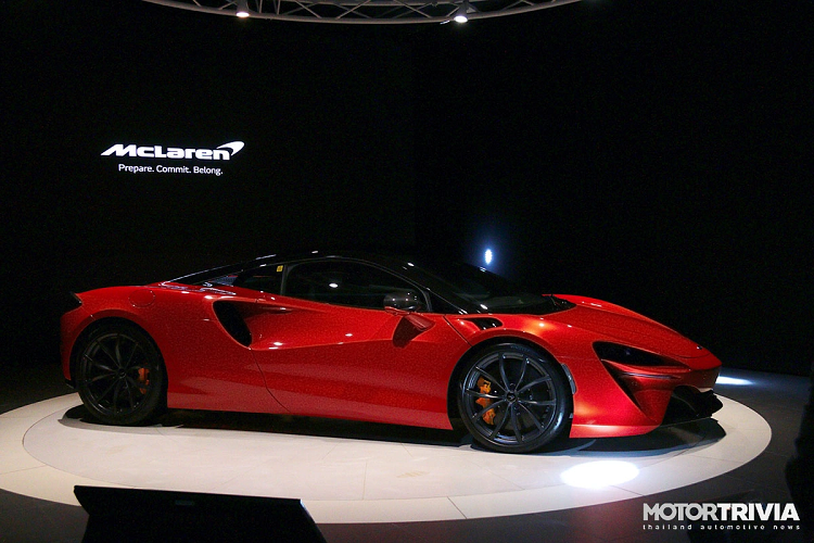 Siêu xe McLaren Artura là mẫu coupe thể thao 2 cửa, 2 chỗ ngồi, được phát triển trên nền tảng nhẹ mới của hãng xe Anh quốc, có tên MCLA (McLaren Carbon Lightweight Architecture.