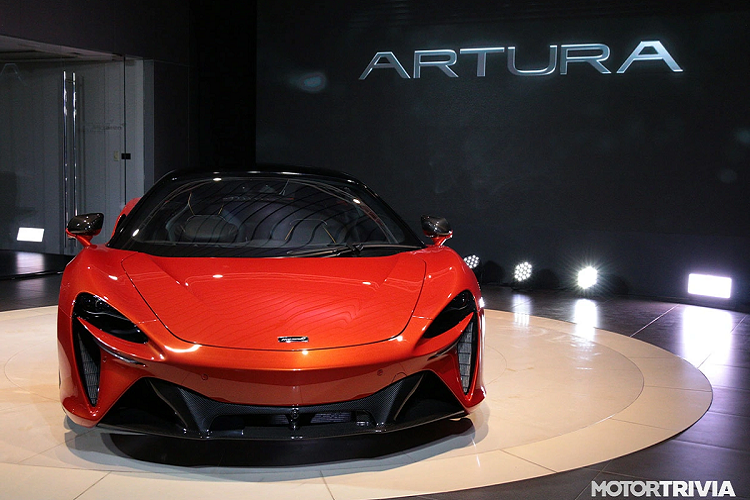 McLaren Bangkok vừa chính thức cho ra mắt mẫu xe thể thao plug-in hybrid - McLaren Artura 2021 mới với 2 phiên bản là GT và 720S. Thái Lan là thị trường đầu tiên tại Đông Nam Á trình làng mẫu xe này.