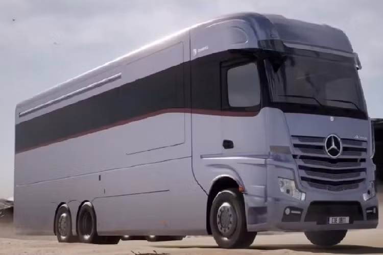 Motorhome đã tiếp tục phát triển phổ biến trong những năm qua, và đại dịch toàn cầu chỉ khiến mọi thứ trở nên tốt hơn đối với chúng. Khi những hạn chế đã kìm hãm lối sống của chúng ta và giữ tất cả chúng ta trong biên giới quốc gia của mình, mọi người bắt đầu nhìn vào những ngôi nhà có bánh xe để đáp ứng nhu cầu du lịch. Dembell Motorhome hạng sang là một sự lựa chọn hoàn hảo đối với những ai có kinh tế dư thừa bởi nó cơ bản là một du thuyền trên cạn, vô cùng sang trọng và tinh vi.