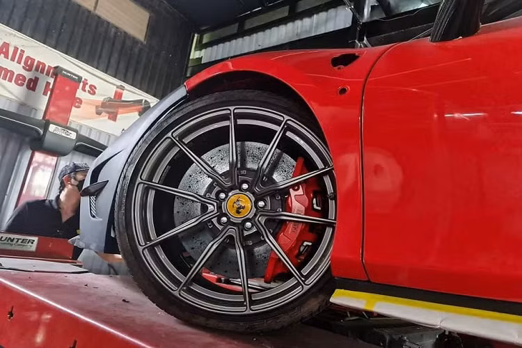 Một số thông tin cho rằng, các xưởng độ ở Trung Quốc vẫn cho ra đời nhiều chiếc xe độ Misha Designs giống với hàng thật để cung ứng cho các khách hàng không nằm trong số 20 chủ nhân Ferrari 488 GTB sở hữu bản độ chính hãng.