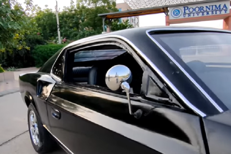 Những hình ảnh được họ chia sẻ lên mạng xã hội cho thấy kết quả không tệ, và chắc sẽ qua mặt được những không chuyên. Trước đây, công ty này từng biến đổi Honda Civic thành Lamborghini Aventador SVJ, và chiếc Lamborghini nhái đó trông cũng vừa mắt.