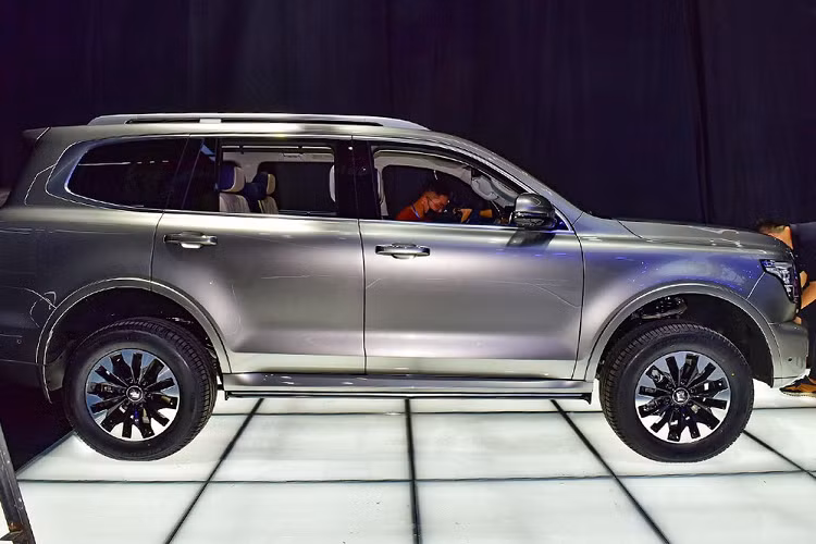 Great Wall Tank 500 2022 mới sẽ được trang bị động cơ tăng áp V6 dung tích 3.0 lít với công suất tối đa 354 mã lực và 500 Nm mô-men xoắn cực đại. Động cơ được kết hợp với hộp số tự động 9 cấp và hệ dẫn động 4 bánh. Trong đó, hệ dẫn động 4 bánh của xe là hệ dẫn động 4 bánh thông minh thế hệ thứ ba với chức năng khóa cơ, và có thể cung cấp nhiều chế độ lái off-road khác nhau.