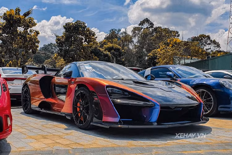 Cung cấp sức mạnh cho McLaren Senna là động cơ tăng áp kép V8 4.0L sản sinh công suất 789 mã lực và mô-men xoắn cực đại 800Nm, giúp chiếc hypercar có thể tăng tốc từ 0-100 km/h trong 3 giây trước khi cán tốc độ tối đa 350 km/h.