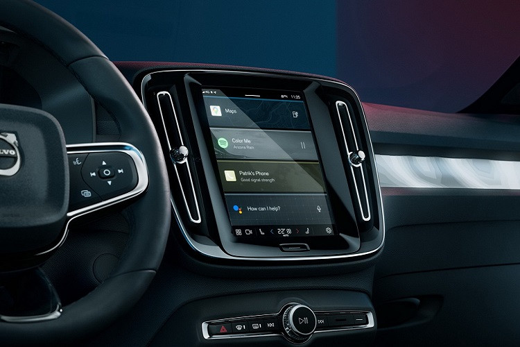 Tương tự XC40 Recharge, C40 có hệ thống thông tin giải trí dựa trên nền tảng Android. Chủ xe có thể truy cập phần lớn dịch vụ và tiện ích của Google cũng như các ứng dụng xây dựng cho hệ điều hành Android trên Google Play. Chiếc SUV điện này còn có kho lưu trữ không giới hạn trên Google Drive.