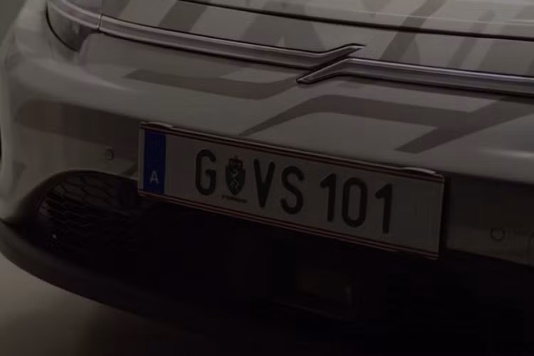 Đó là sử dụng Vision-S như một mẫu xe tham chiếu để phát triển công nghệ hình ảnh và nhận diện của các loại cảm biến; từ đó Sony sẽ kinh doanh giải pháp phần mềm và bán lại cho các hãng xe khác.