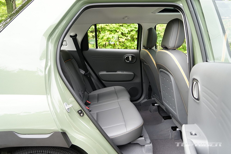 Hyundai Casper 2022 được đánh giá là nhắm đến những khách hàng muốn sở hữu ô tô nhỏ xinh, có thiết kế độc đáo, nhiều trang bị an toàn và tiện nghi hơn là một chiếc xe cỡ nhỏ đơn thuần. Đó là lý do vì sao mẫu xe này có trang bị và giá bán tương xứng.