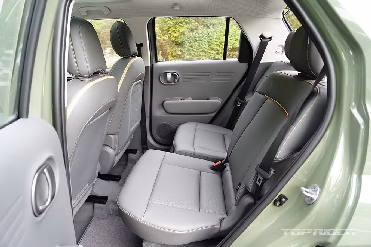 Dù bị chê là đắt nhưng Hyundai Casper 2022 vẫn có lượng khách hàng đặt mua kỷ lục trong ngày đầu tiên mở cọc tại Hàn Quốc. Theo đó, trong ngày đầu tiên mở cọc, hãng Hyundai đã nhận về tổng cộng 18.940 đơn đặt hàng dành cho mẫu xe này. Trong số những người đặt mua Hyundai Casper 2022, có cả Tổng thống Hàn Quốc Moon Jae-in.