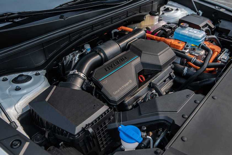 Hiện tại, Kia Sorento tại Việt Nam đang chỉ có 2 phiên bản sử dụng động cơ xăng hoặc dầu.