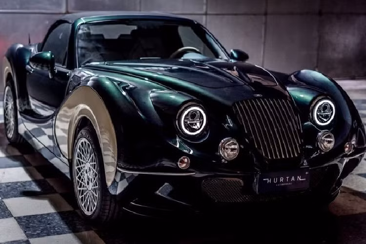 Nhà sản xuất xe Tây Ban Nha cho biết họ chỉ sản xuất 30 chiếc Hurtan Grand Albaycin trong năm nay. Khách hàng muốn mua xe phải đặt cọc 5.000 euro (6.084 USD), giá xe Hurtan Grand Albaycin khởi điểm của mẫu roadster này vẫn chưa được công bố.