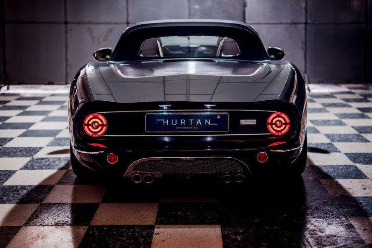 Mẫu roadster này sử dụng động cơ Skyactiv-G 1.5L và 2.0L của Mazda giống với thế hệ Mazda MX-5 nâng cấp. Xe được trang bị động cơ 2.0L, công suất 184 mã lực tại 7.000 vòng/phút và mô-men xoắn 205 Nm tại 4.000 vòng/phút. Phiên bản 1.5L có công suất 132 mã lực và mô-men xoắn 152 Nm.