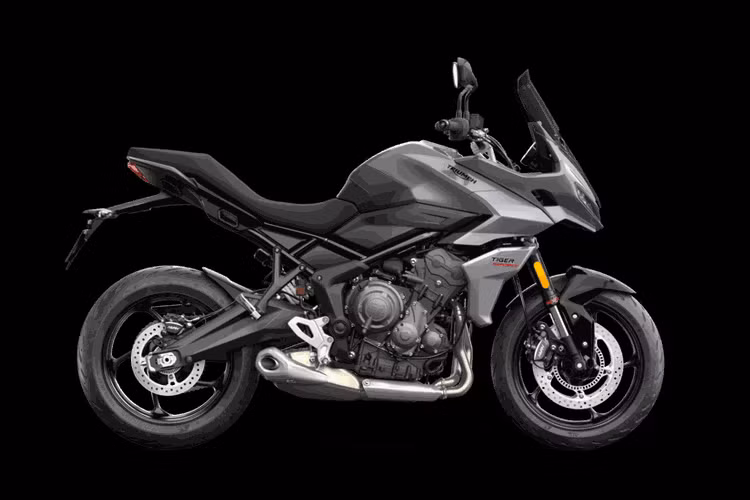 Tại thị trường châu Âu, giá xe Triumph Tiger Sport 660 bán ra từ 8.450 Bảng (tương đương 262 triệu đồng). Xe sẽ được bán ra thị trường từ tháng 1/2021 với 3 tùy chọn màu gồm Xanh, Đỏ, và Xám.