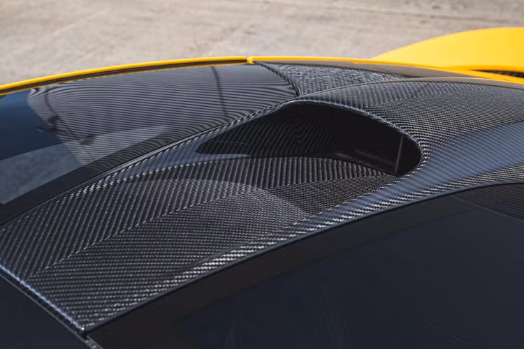 Việc chiếc siêu xe triệu đô McLaren P1 siêu hiếm có số thứ tự 23 tìm chủ nhân mới đã khiến giới nhà giàu thế giới và có thể là ở Việt Nam quan tâm, câu hỏi đặt ra là McLaren P1 có thể về nước khi đã "quá tuổi" theo đường nhập khẩu chính ngạch. Câu trả lời là các đại gia Việt có thể mang chiếc xe McLaren P1 này về nước theo diện nhập qua 1 nước thứ 3 rồi mang về nước sử dụng hoặc nhập xe về theo diện xe thanh lý.