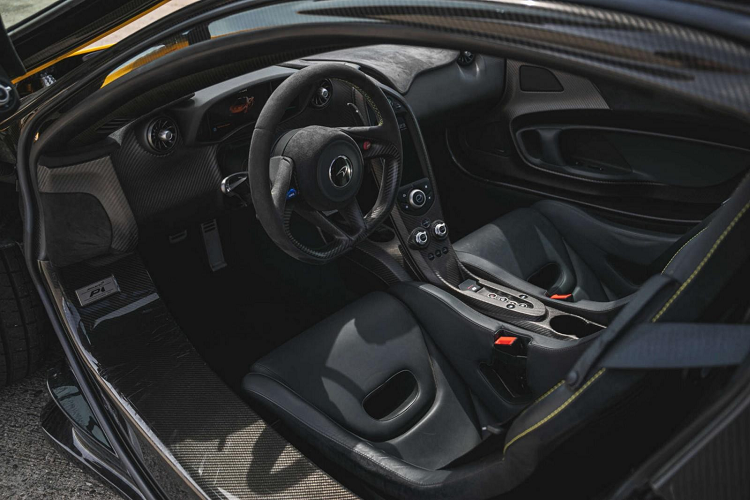 Tuy nhiên, 1 chiếc siêu xe triệu đô McLaren P1 đang được tìm chủ nhân mới có thể nhận được không ít sự quan tâm của giới siêu xe khi muốn sở hữu 1 trong 3 "Holy Trinity" hoặc ai đó đang sở hữu Porsche 918 Spyder giờ muốn mua McLaren P1 trước khi có động lực chi ra tiền khủng để sở hữu Ferrari LaFerrari.