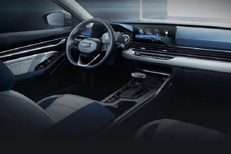 Ngoại hình của Geely Emgrand 2021 vẫn là kiểu dáng sedan đặc trưng, không hề có những đường cong mềm mại hay trần xe thấp như các dòng sản phẩm trước đó của nhà sản xuất xe Trung Quốc. 