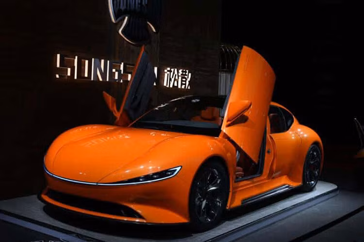 Songsan Motors không cho biết thời điểm ra mắt chính thức của phiên bản sản xuất SS GT. Tuy nhiên, với việc tiết lộ giá xe Songsan Motors SS GT 2022 dự kiến ở mức 298.000 NDT (khoảng 1,06 tỷ đồng), ngày ra mắt của SS GT có lẽ sẽ không còn xa.