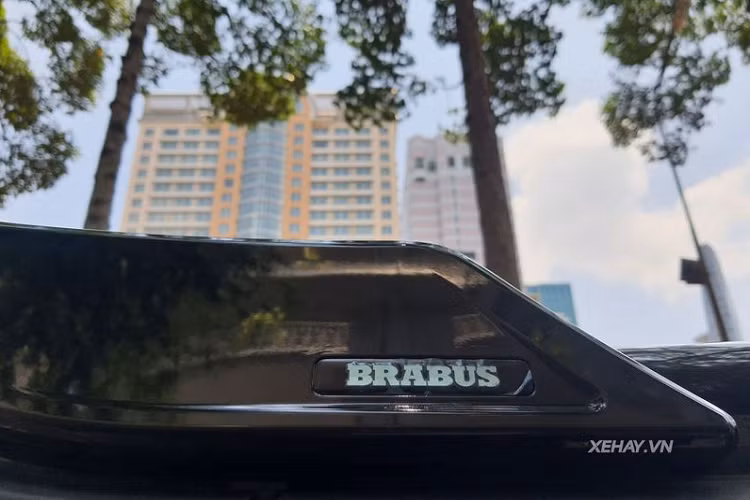 Khối động cơ tăng áp kép V8 4.0L đã được hiệu chỉnh, cho công suất lên tới 789 mã lực và mô-men xoắn cực đại 1.000 Nm, tăng 212 mã lực và 150 Nm so với nguyên bản.