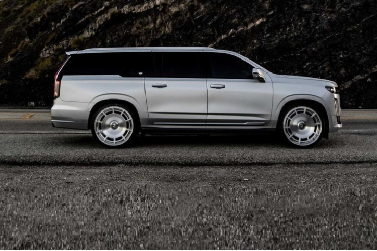 Tuy nhiên, có thể dự đoán chiếc xe này sở hữu một khoang cabin rất khác biệt và độc đáo, giống như ngoại thất của nó và phong cách của Kim “siêu vòng ba” vậy.