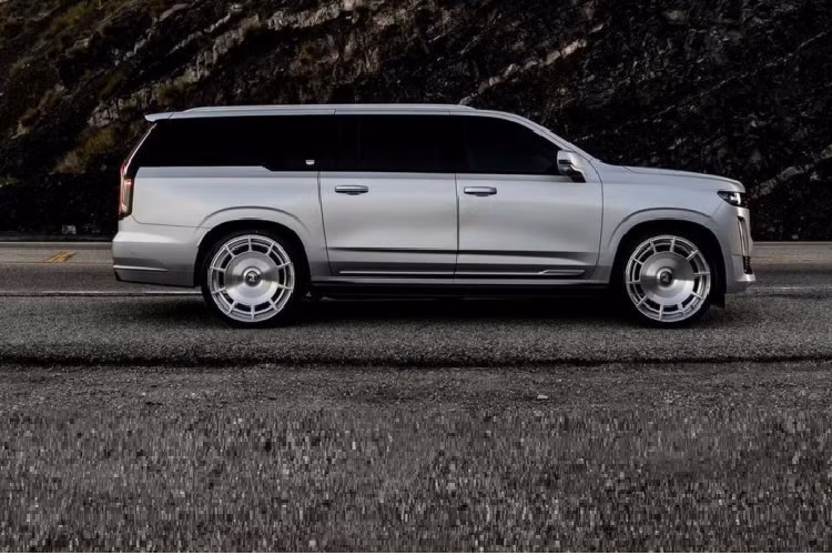 Tuy nhiên, có thể dự đoán chiếc xe này sở hữu một khoang cabin rất khác biệt và độc đáo, giống như ngoại thất của nó và phong cách của Kim “siêu vòng ba” vậy.