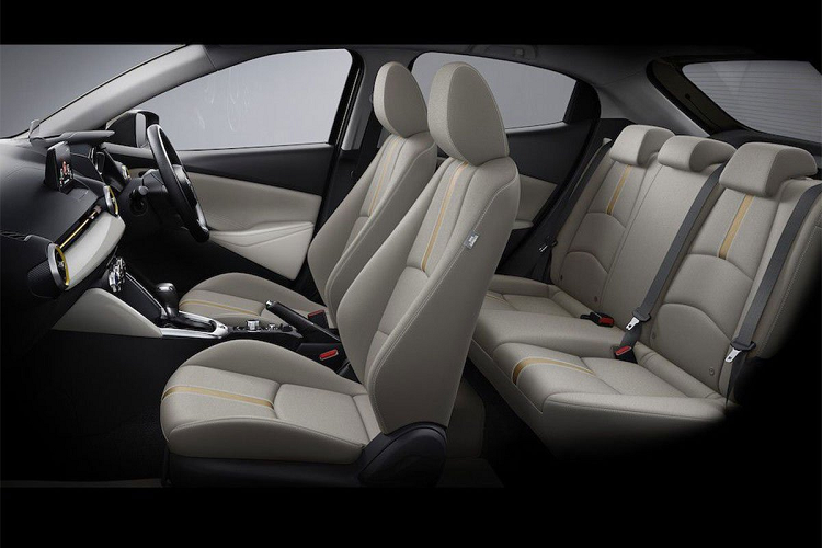 Về trang bị, Mazda bổ sung thêm cho phiên bản mới của Mazda2 2021 hệ thống camera toàn cảnh 360 độ, sạc điện thoại không dây và kết nối Apple CarPlay không dây (vẫn giữ nguyên chức năng Android Auto có dây). Các phiên bản có hệ dẫn động 4 bánh được trang bị kính loại đặc biệt để dễ dàng làm sạch tuyết bám trên kính chắn gió phía trước.