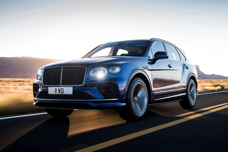  5. Bentley Bentayga Speed (626 mã lực): Bentayga Speed được ra mắt lần đầu tiên vào năm 2019 và hiện tại đã có bản nâng cấp 2021 với một số tinh chỉnh trong thiết kế. Điều không thay đổi chính là hiệu suất động cơ. Mẫu SUV siêu sang tốc độ này được trang bị động cơ W12 6.0L tăng áp kép, công suất 626 mã lực và mô-men xoắn 900 Nm. Khả năng bứt tốc 0-100 km/h của Bentayga Speed trong 3,9 giây, tốc độ tối đa 306 km/h. Ảnh: Carscoops.